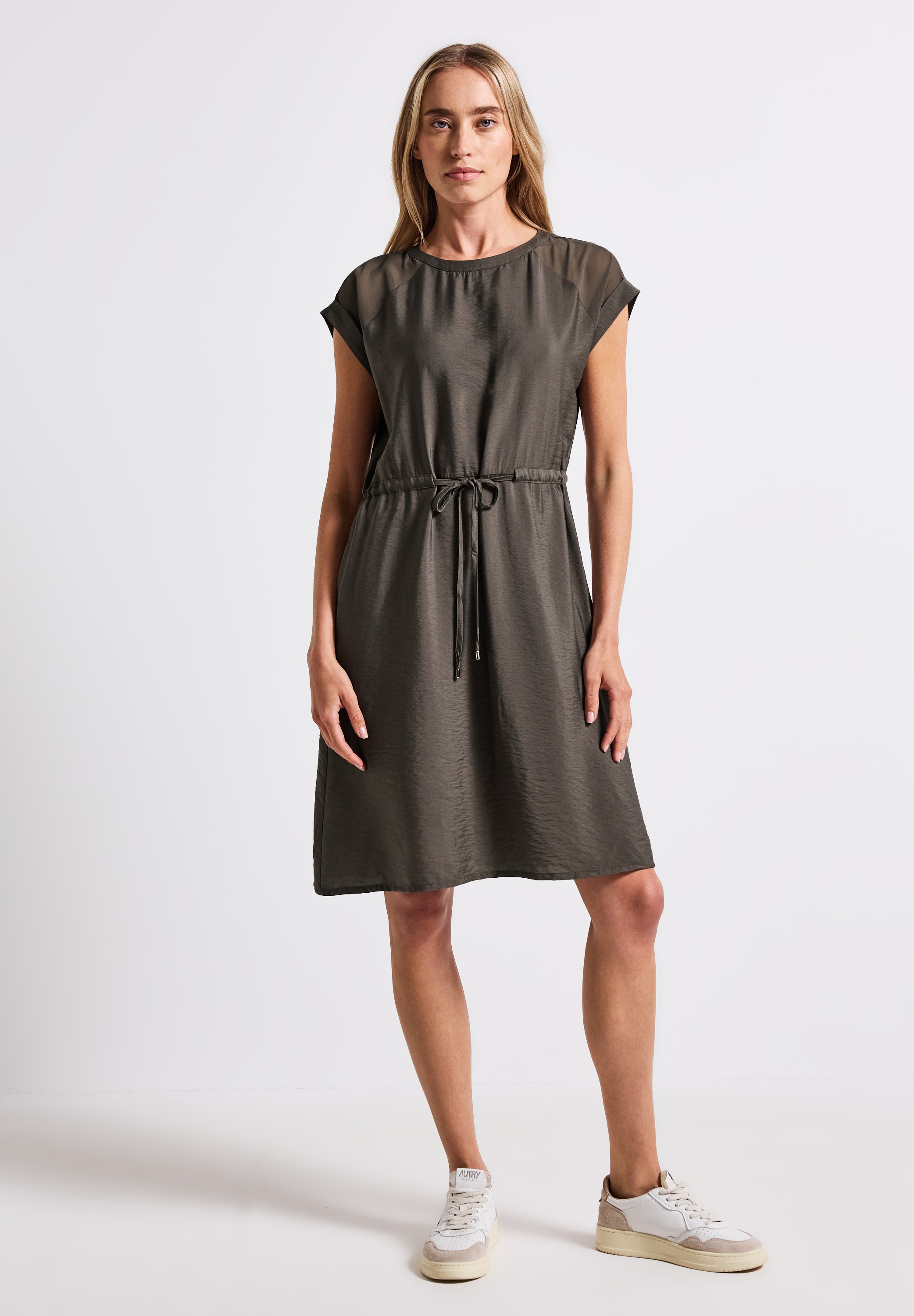 Sommerkleid STREET ONE, Damen, Gr. 46, EURO-Größen, braun (nomad braun), Stoff, 88% Viskose, 12% Polyamid, unifarben, normal knielang, Rundhals, abgesteppt, Kleider Sommerkleid, in Unifarbe