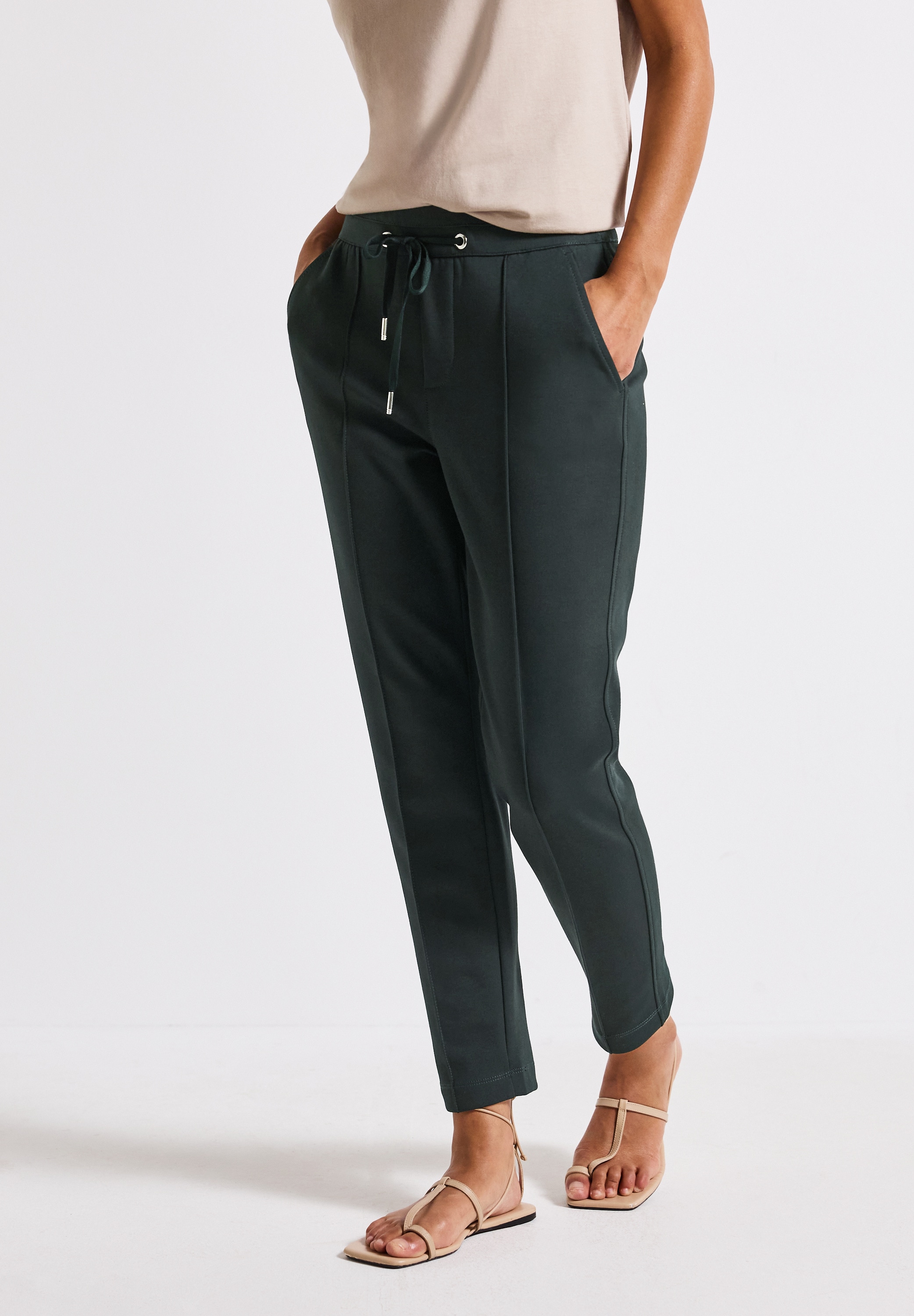 Jogger Pants STREET ONE, Damen, Gr. 38, Länge 28, grün (pine grove grün), Web, 52% Baumwolle, 41% Polyester, 7% Elasthan, unifarben, loose fit knöchelfrei, Hosen, Middle Waist