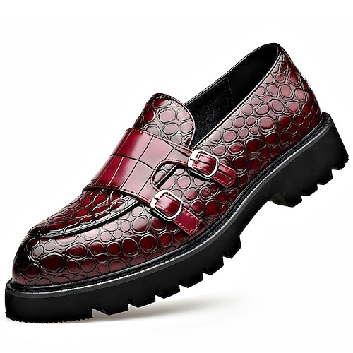 Burgunderrote Herren-Loafer aus Kunstleder mit Schnallenverzierung – luxuriöse Slipper für festliche Anlässe und Feiertagsfeiern Image