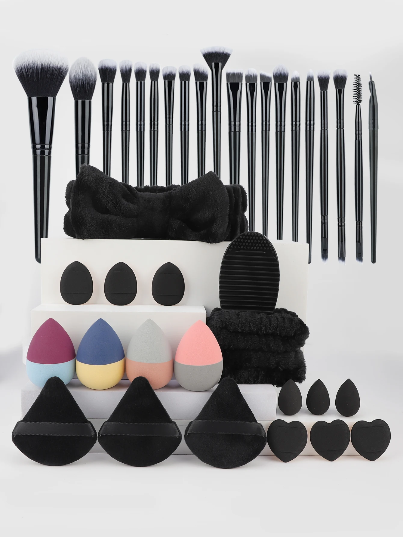 40Pcs Black Makeup Brushes Set Professional Makeup Kit Multi-functional Makeup Tool Set with Facial Makeup Accessories