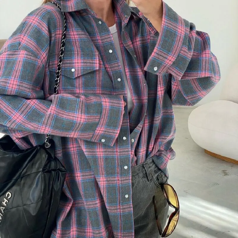 Retro-Langarmhemd für Damen, übergroßes kariertes Hemd, Herbstmode, Hemd mit lockerem Kragen und Taschen Image