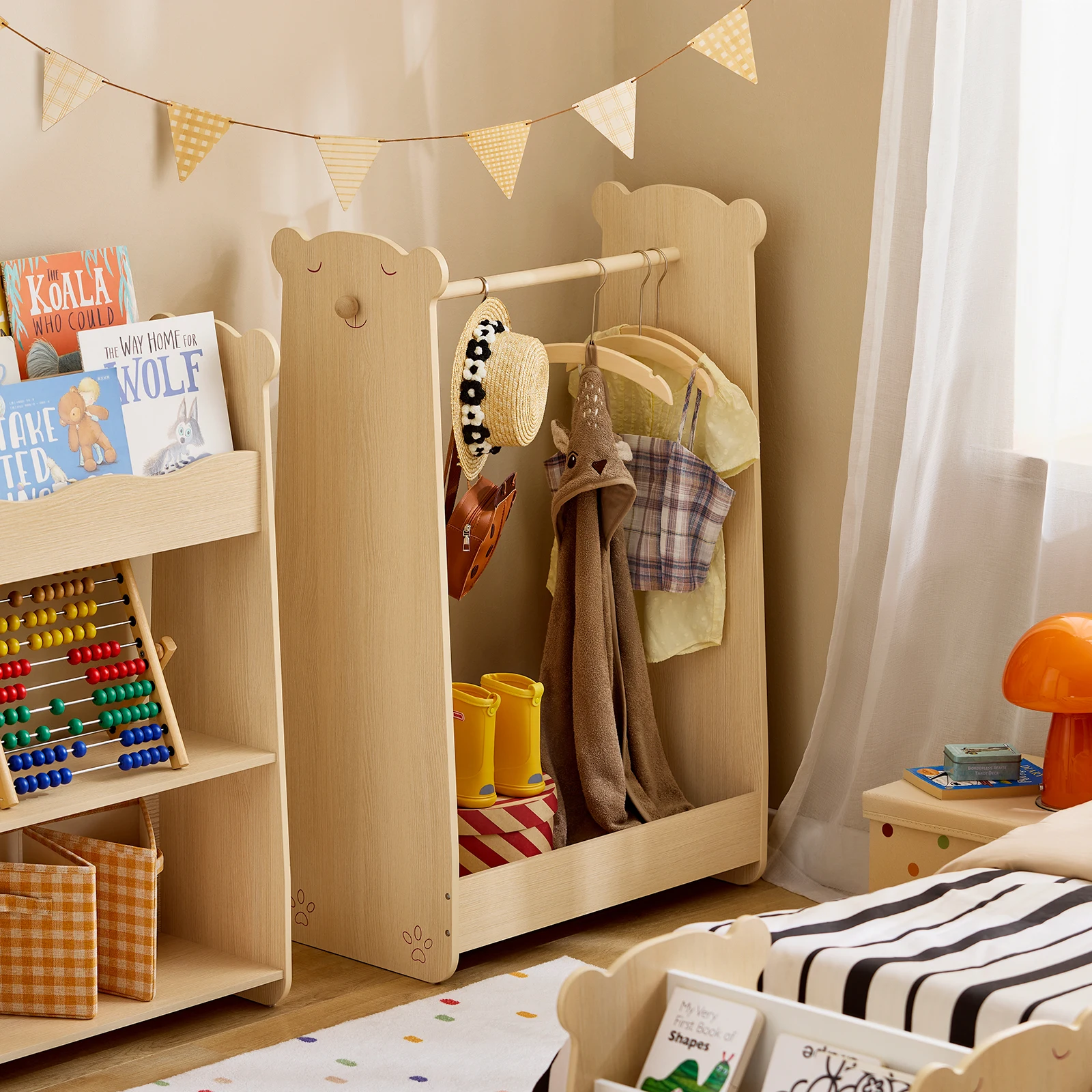 SoBuy KMB102-N Kinderkleiderständer Kleiderschrank für Kinder Kleiner Schrank Möbel in Kinderzimmer Natur BHT ca. 71x110x40cm