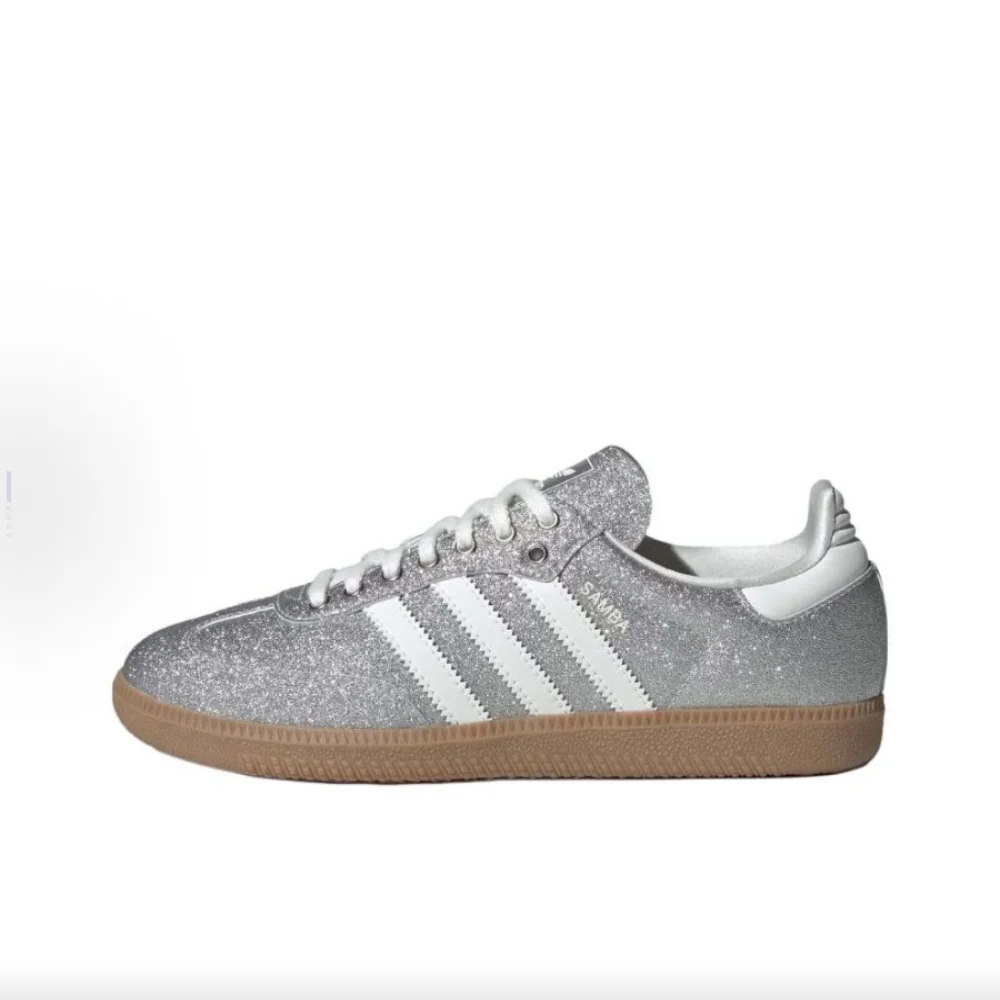 adidas Originals Samba Shiny Pack Vielseitige, bequeme, langlebige Low-Top-Skateschuhe Unisex-Stil Silber KI6264