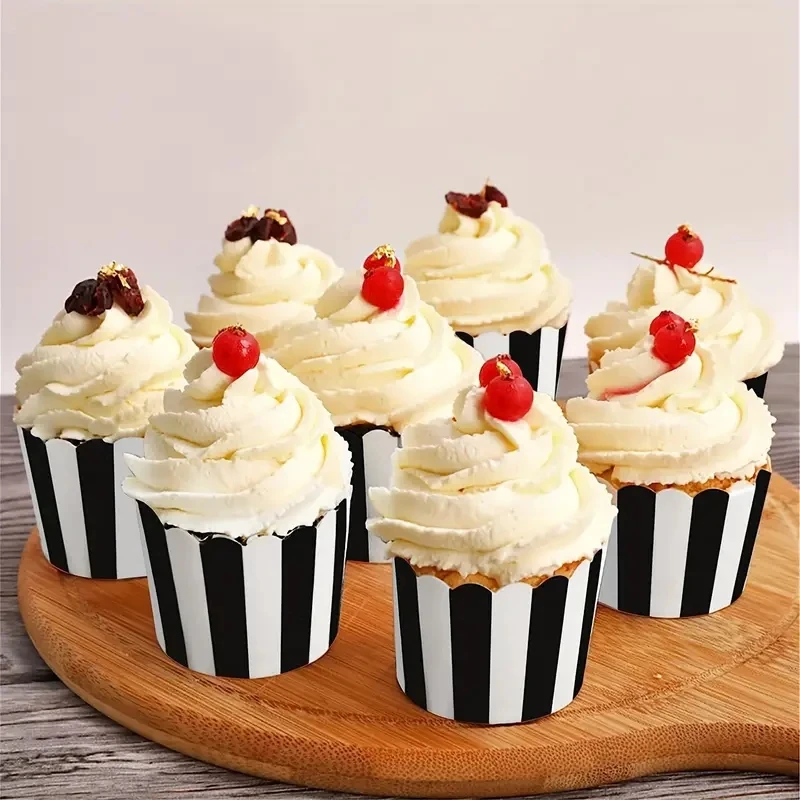 50 Stück schwarz-weiß gestreifte Muffin-Tasse, Pappbecher, Kuchen-Backofen, spezielle rosa-rote Luftfritteuse, dampfendes Backen Image