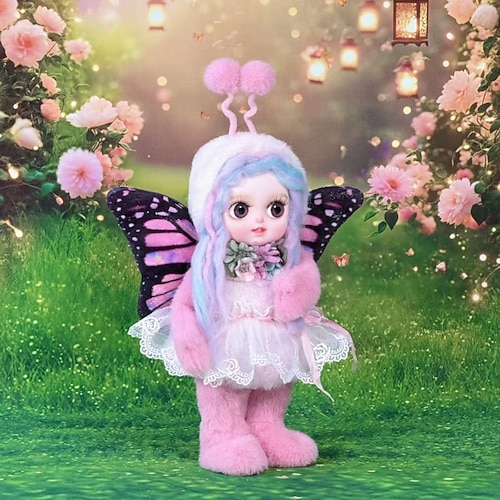 Bezaubernde Schmetterlingsfee-Puppe Plüsch Sammlerpuppe mit Flügeln Antennen Fantasiefigur zur Ausstellung Weihnachtsgeschenk Image