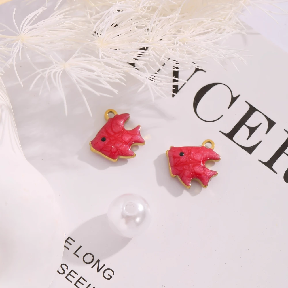 20 Stück vergoldete rote Emaille Fisch Charms doppelseitige Edelstahl Anhänger für DIY Armband Ohrring Schmuckherstellung Großhandel
