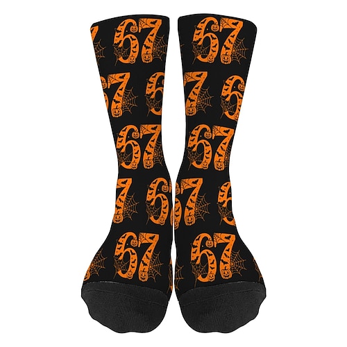 Lustige Socken mit dem 67-Meme, sportliche Crew-Socken, lässige, nahtlose Socken mit Print aus weichem, atmungsaktivem Material, bequemer Alltags-Sportstil zum Gehen, Laufen und fürs Fitnessstudio. Image