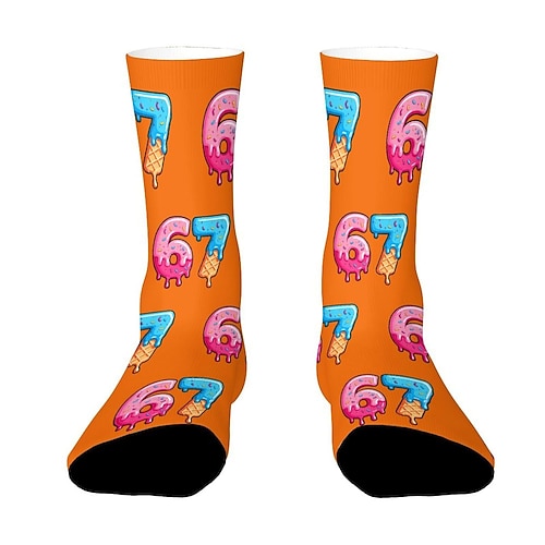 Lustige Socken mit dem 67-Meme, sportliche Crew-Socken, lässige, nahtlose Socken mit Print aus weichem, atmungsaktivem Material, bequemer Alltags-Sportstil zum Gehen, Laufen und fürs Fitnessstudio. Image