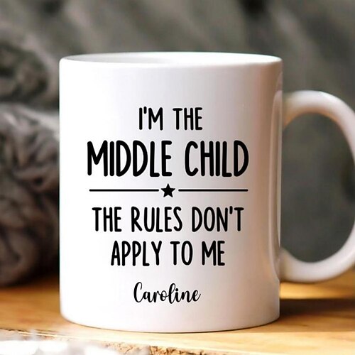 Personalisierte Geschenktasse für das mittlere Kind, individueller Name, Keramik-Kaffeebecher, wer die Regeln macht, 325 ml, weiß, Geburtstag, Weihnachten, Familienhumor Image