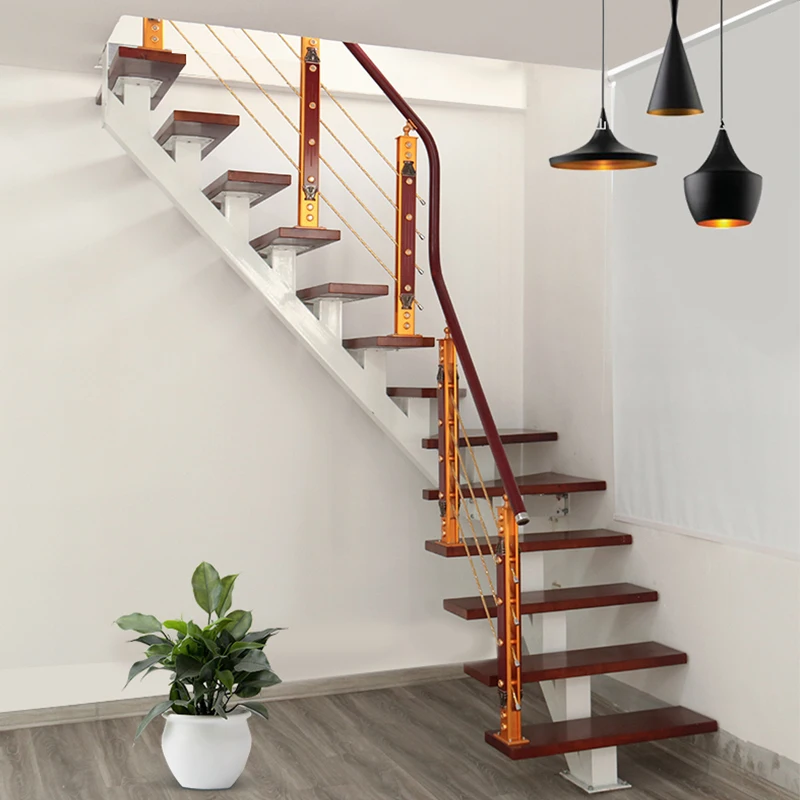 Integrierte Treppe aus Stahl und Holz, Innentreppe, Duplex, drehbar, Spezialtreppe, Haushalt, geneigter Balken, Dachboden, drehbare Treppe Image