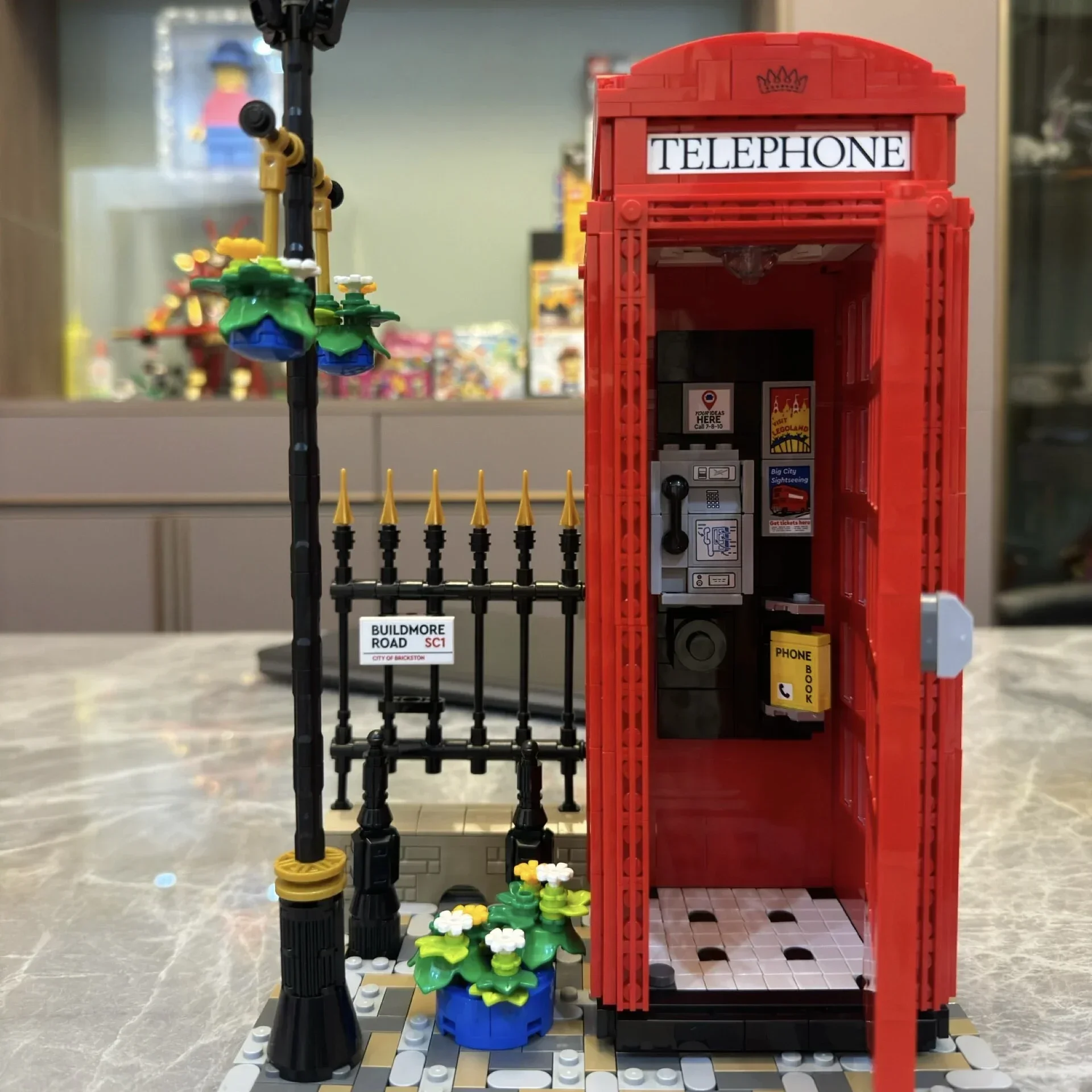 Ideas Red London Telephone Box Building Blocks Sets Classic British symbol Bricks Toys For Adult Children Gifts Home Décor