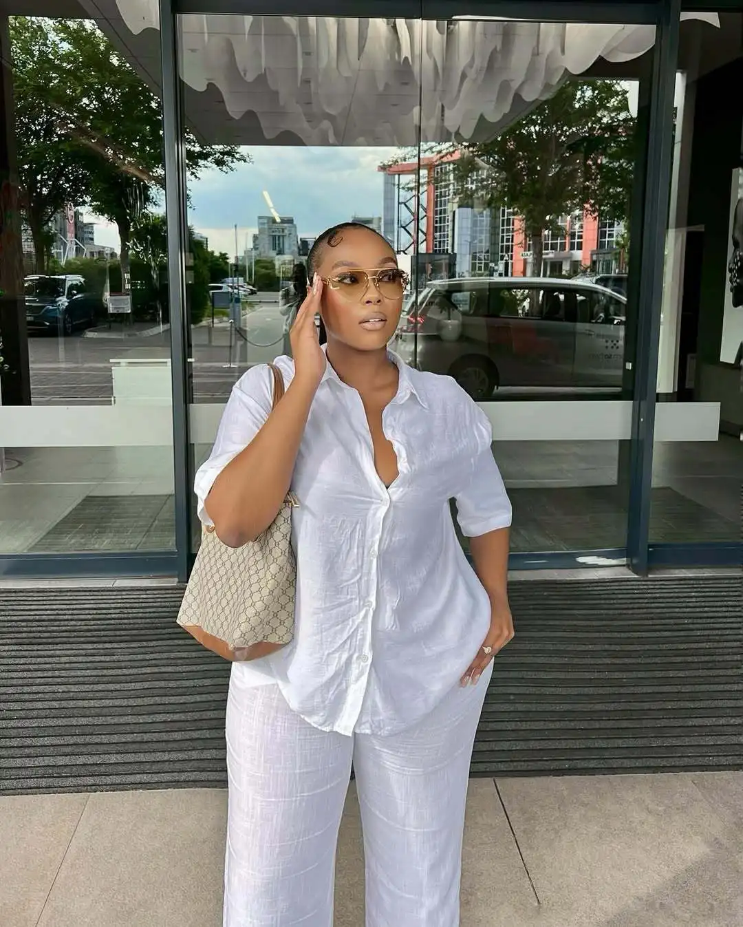 Set di pantaloni casual da donna in due pezzi, maniche corte, colletto rovesciato, camicie, top e pantaloni larghi a vita alta, set coordinato 2025