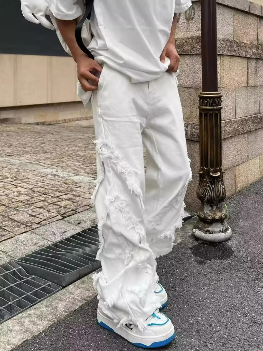 Amerikanischer Stil Erosion Damage Raw Edge Street Jeans Herren Harajuku Stil Hip-Hop Dance Straight White Jeans Damen Y2k Kleidung Image