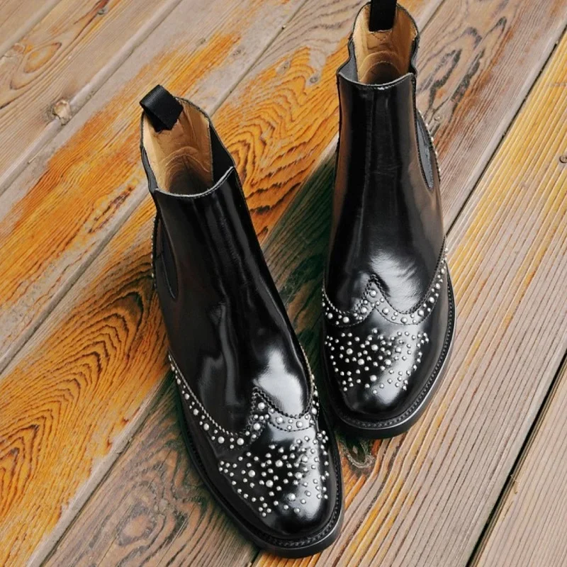 Trendige Damenstiefel aus echtem Leder, klassische Chelsea-Stiefeletten mit Nieten, einfache, bequeme, warme Winterschuhe, Größe 43