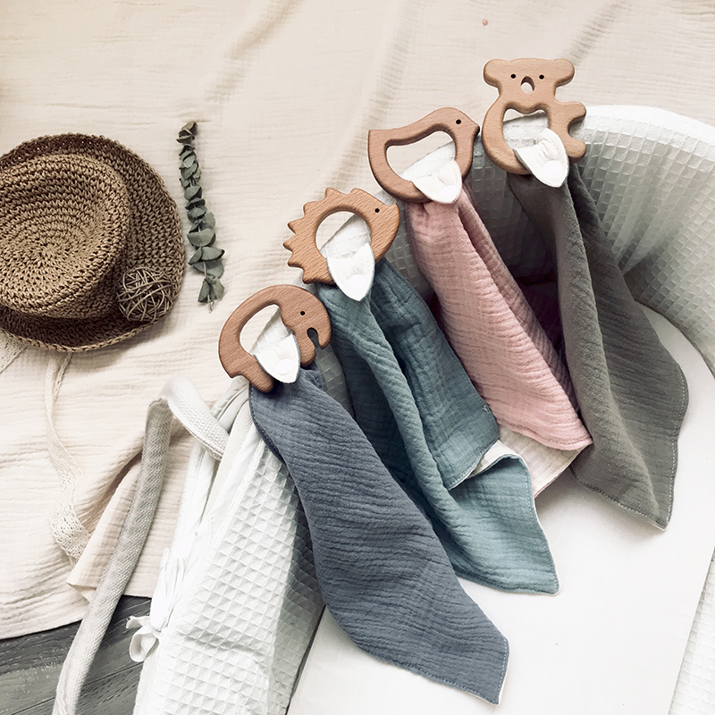 Cartoon Shape Beech Wood Animals Teether, Baby Saliva Towel Baby Bibs Cotton, New Baby Product Muslin Bibs i