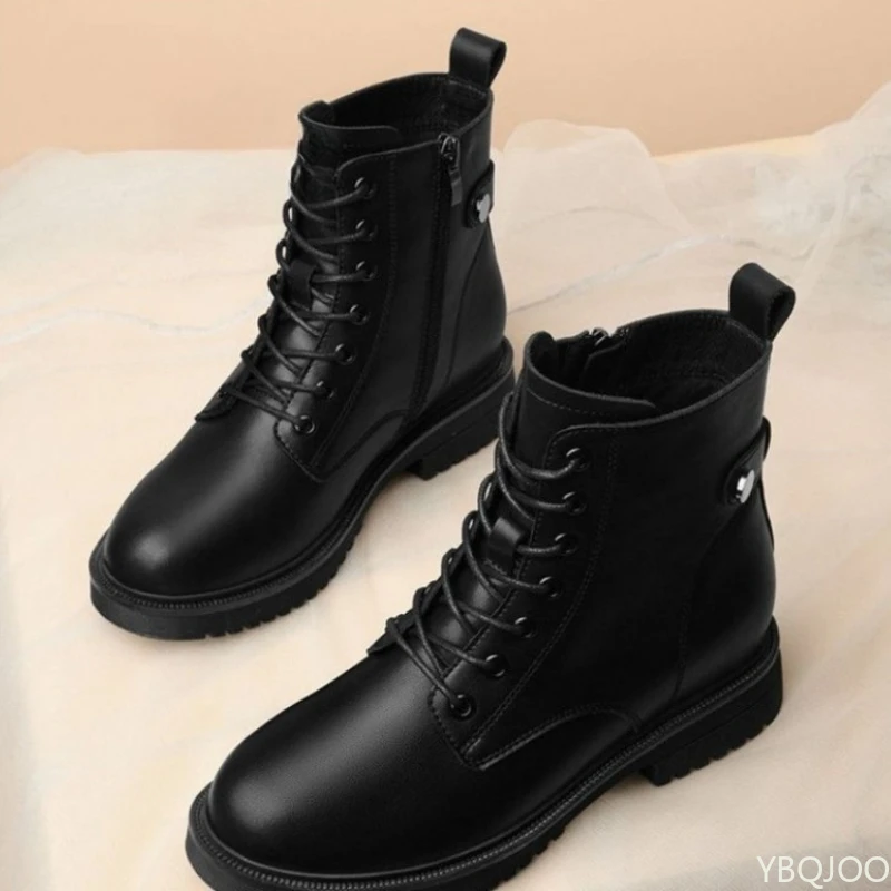 Kleine Größe, neue Herbst- und Winterstiefel, schwarz, dicke Sohle, warme kurze Stiefel mit Fleece, winddicht, rutschfest, vielseitige Motorradstiefel