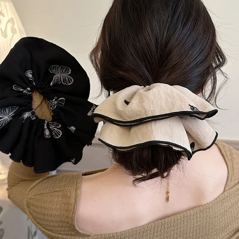 1 STÜCK Herbst-Winter-elegante Haargummis – Haargummis mit Blumen- und Rüschenrand für Frauen, Haarschmuck in Schwarz und Beige, perfekt für den Alltag