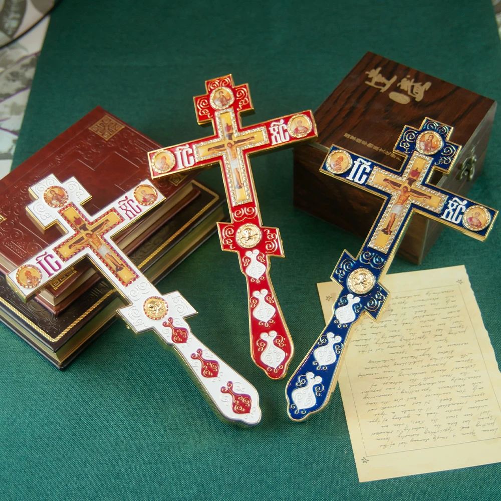 Neue orthodoxe Kirche Jesus Kreuz Familiendekoration für religiöse Zeremonie und Gebetszeremonie Kreuz hält Familie Kreuz Box Geschenk Image