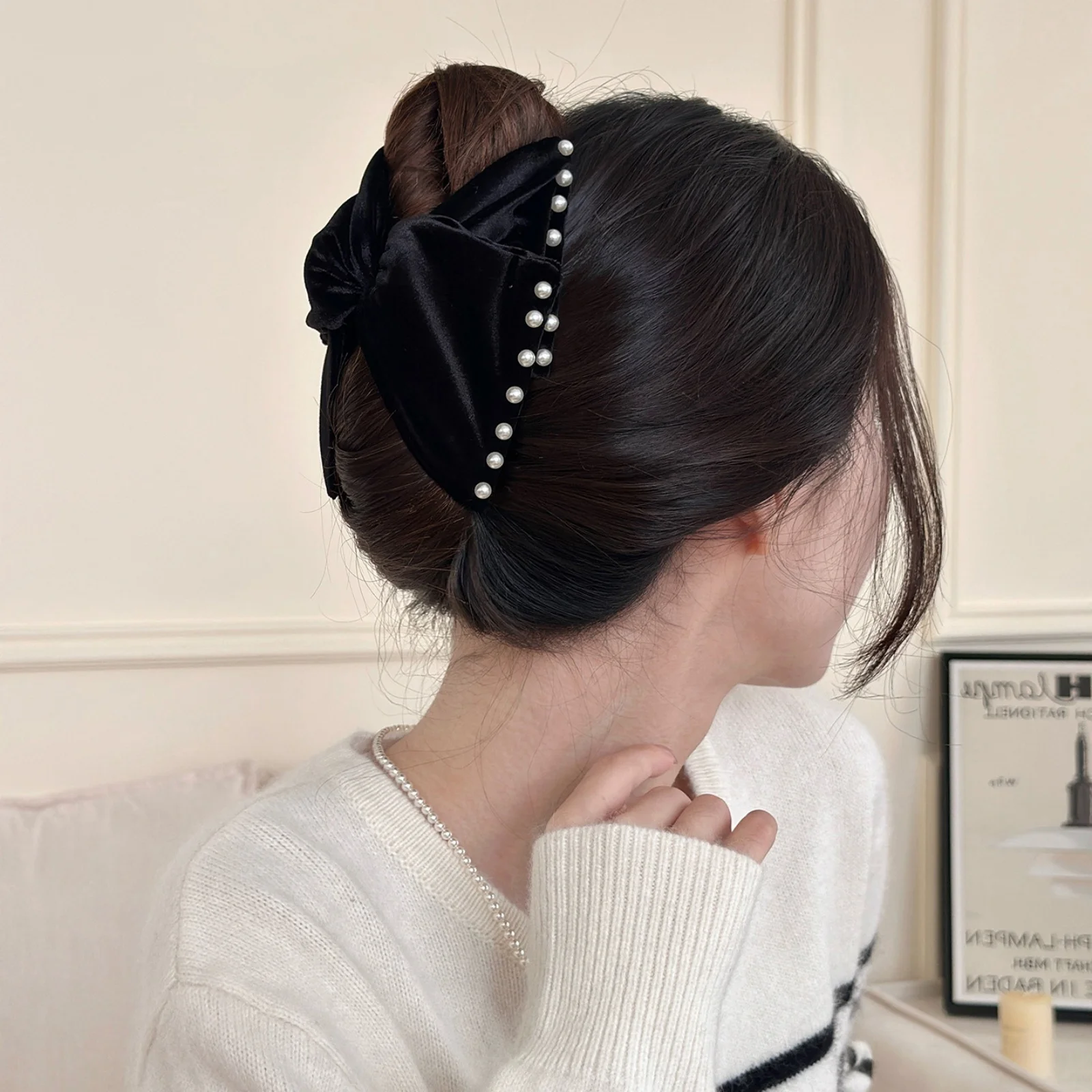 1 x Haarklammer mit Samtschleife, schwarze, mit Perlen verzierte große Haarspange, elegantes Vintage-Haar-Accessoire für Frauen, schicker Hochsteckfrisur-Haargriff