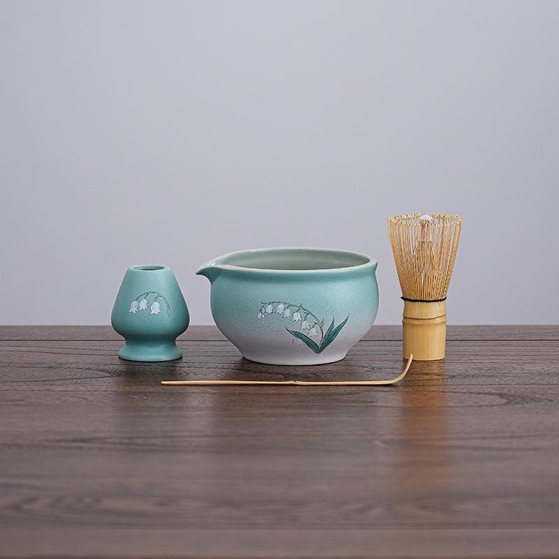 Set da tè Matcha in ceramica ciano-bianca con utensile in bambù, set da tè Matcha in ceramica con mughetto dipinto a mano, regalo di fiori Matcha, reg