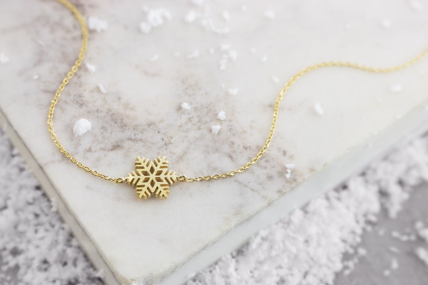 Piccolo ciondolo a forma di fiocco di neve, bracciale in oro 9K 14K 18K, oro giallo, ciondolo a forma di neve unico in oro massiccio, grazioso braccia