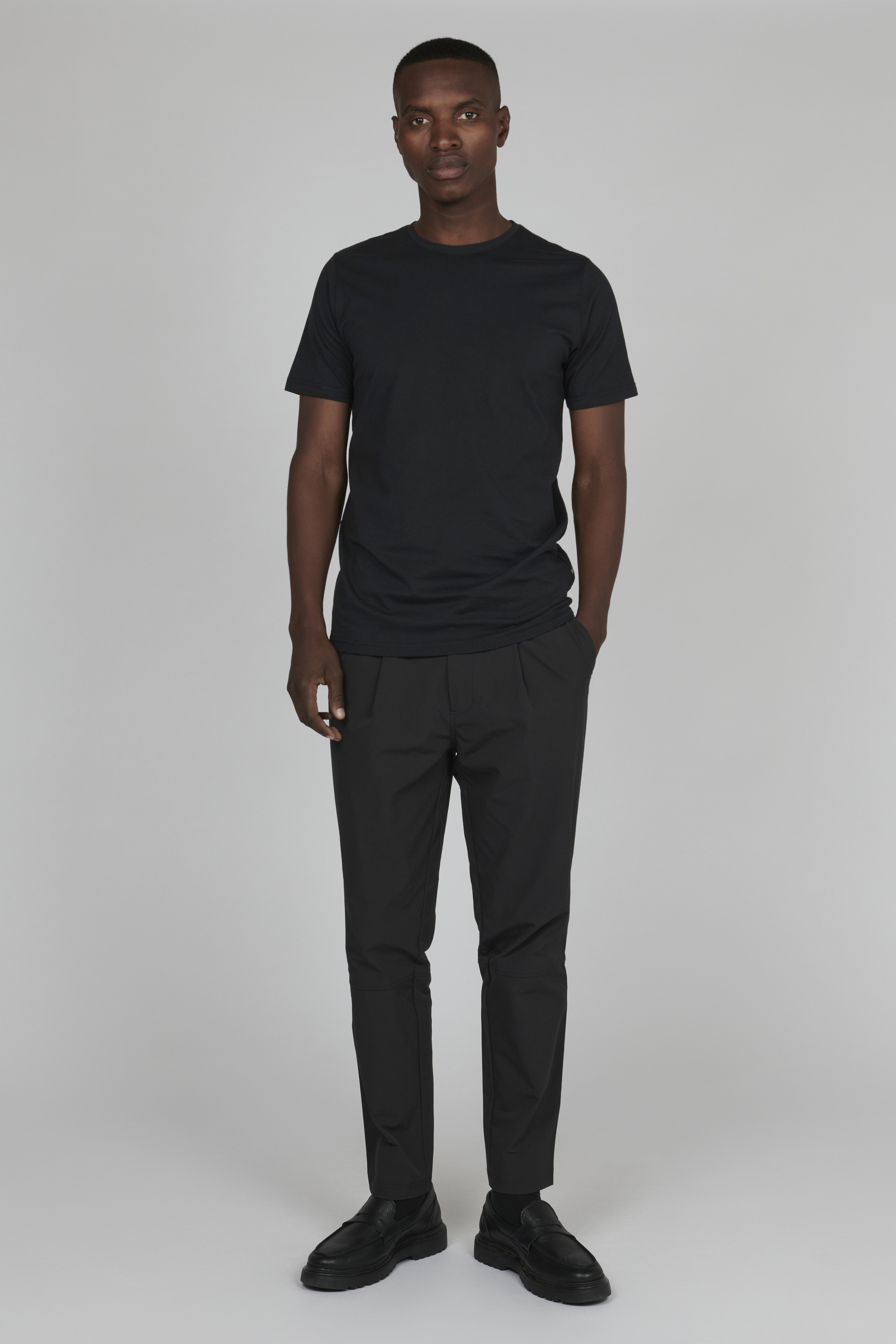 T-shirt Gerade Passform black Image