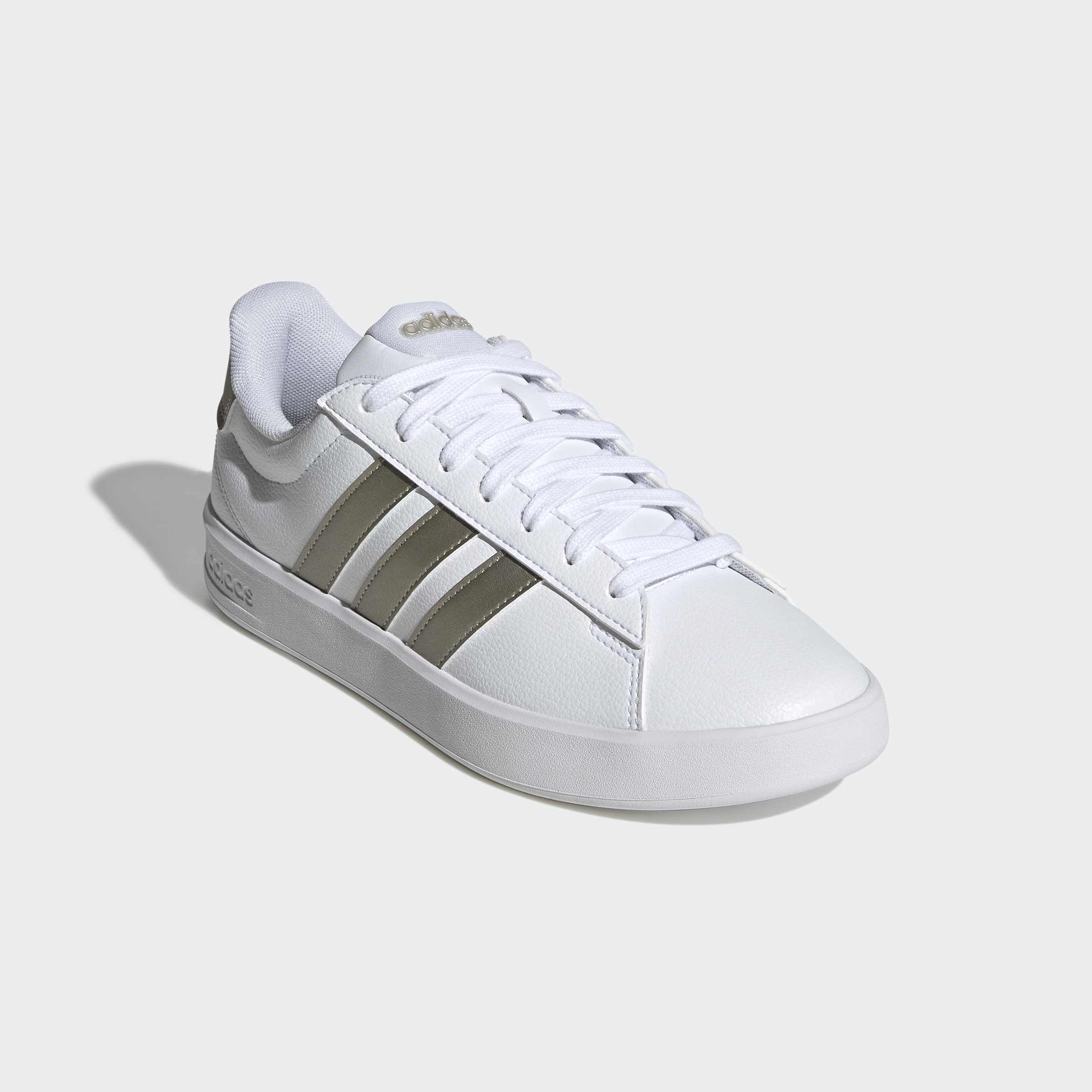 Sneaker ADIDAS SPORTSWEAR "GRAND COURT 3.0", Damen, Gr. 43, cloud weiß, cyber metallic, ftwr weiß, Synthetik, Textil, Schuhe Sneaker