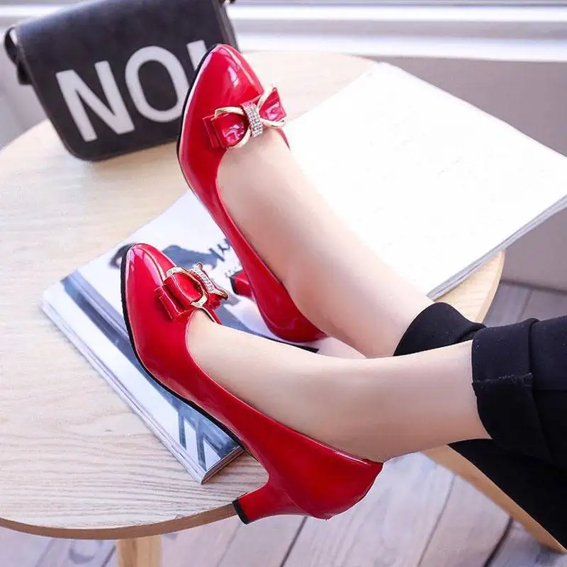 Frauen High Heels Low Heels Mode Bogen Lack leder profession elle Arbeit Freizeit schuh Frau Hochzeits feier Schuhe Größe 42