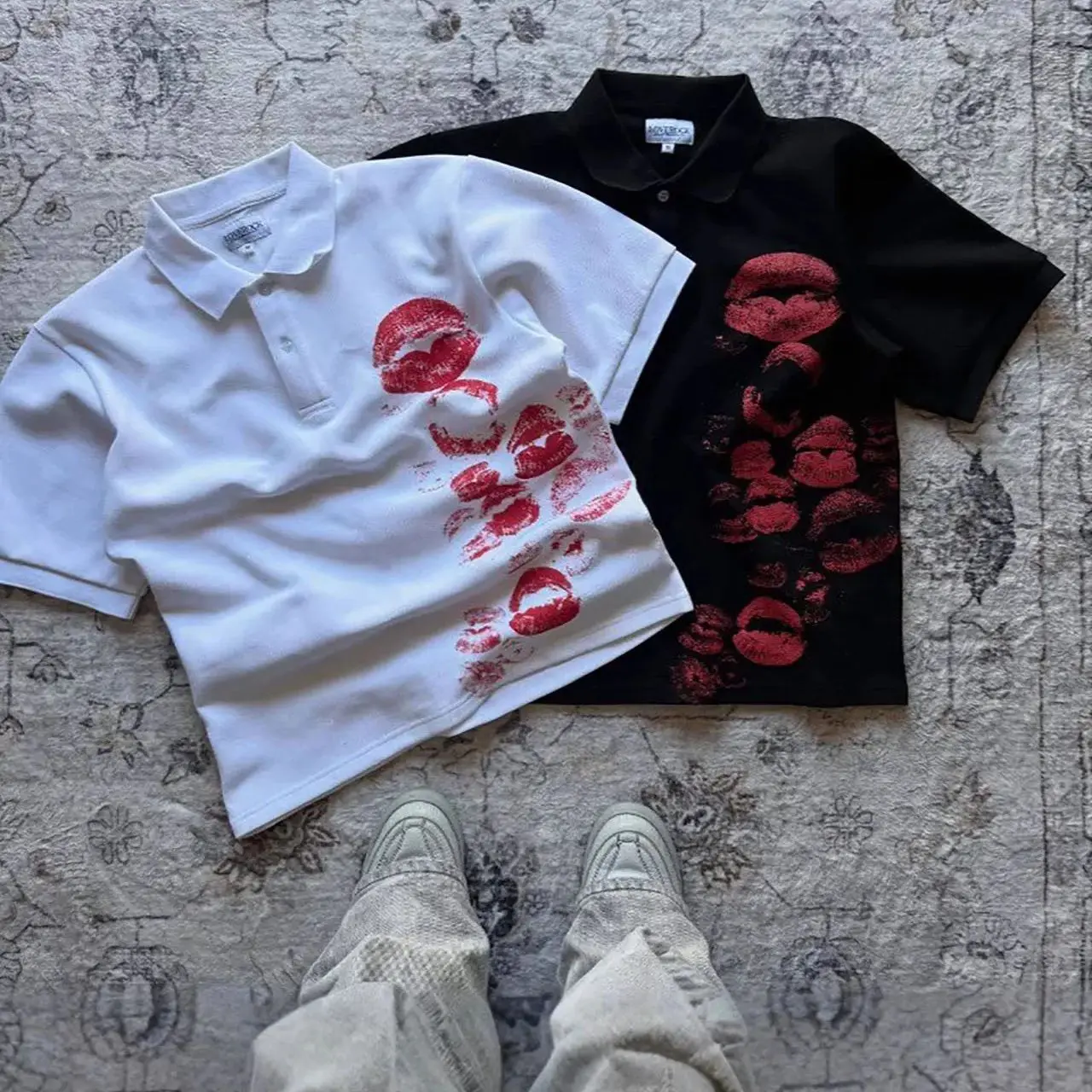 Y2K Poloshirt Harajuku Punk Casual Tee Grafikdruck Rock Goth Übergroßes Kurzarm T-Shirt Hip Hop Button-Down-Kragenhemd