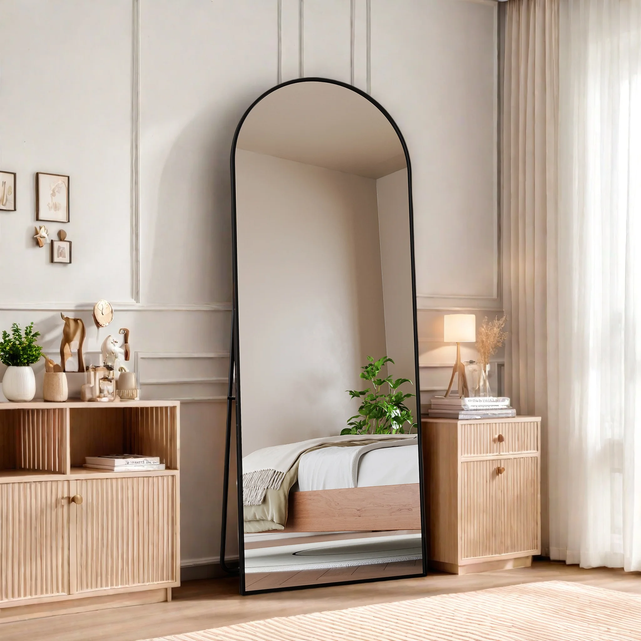 Anajqaqia Ganzkörperspiegel 162 x 53 cm, gebogener Standspiegel zum Aufhängen oder Anlehnen an der Wand, Bodenspiegel mit Ständer, Schwarz