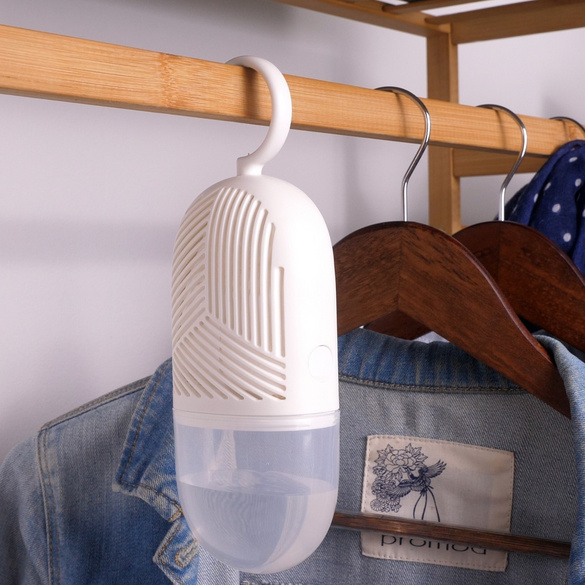 Luftentfeuchter zum Aufhängen mit Nachfüllbeuteln Genius Ideas® Image