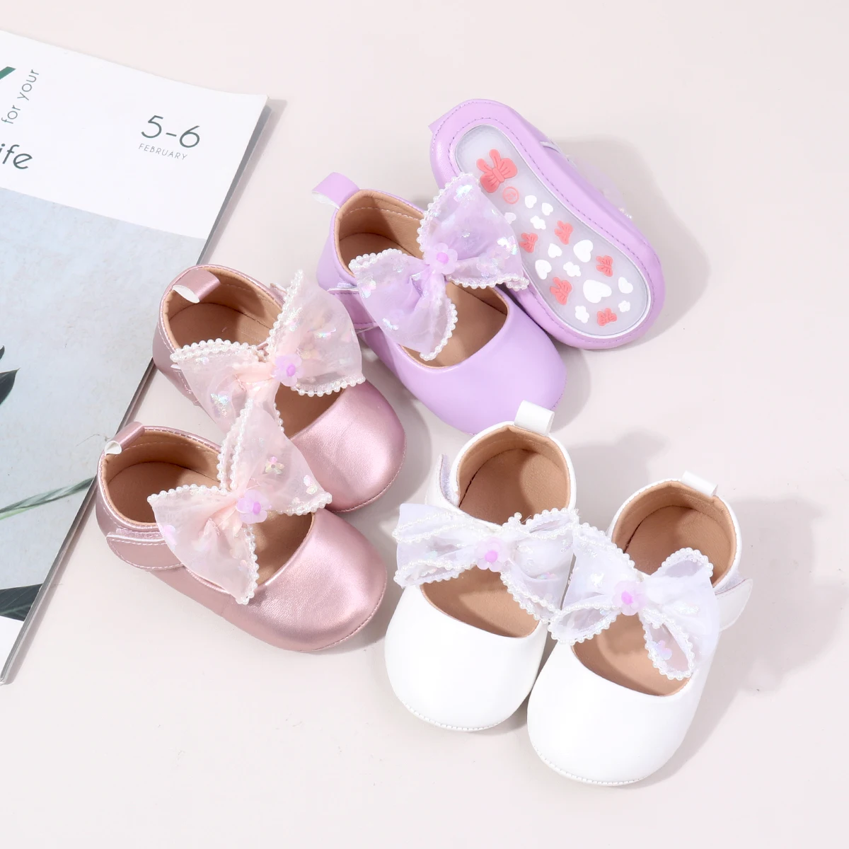 Neue matte Lederschuhe im Frühlings- und Herbststil, einzelne Schuhe mit Fliegen, Schuhe im Prinzessinnen-Stil für Babys, Lern- und Wanderschuh