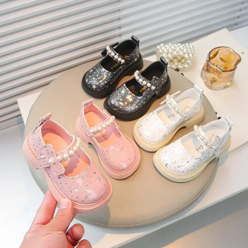 Bling All Over Stars Mode Lederschuhe für Kinder Mädchen Perlen Schwarz Rosa Weiß Gummi Kinder Schulkleid Schuhe Neu I01163
