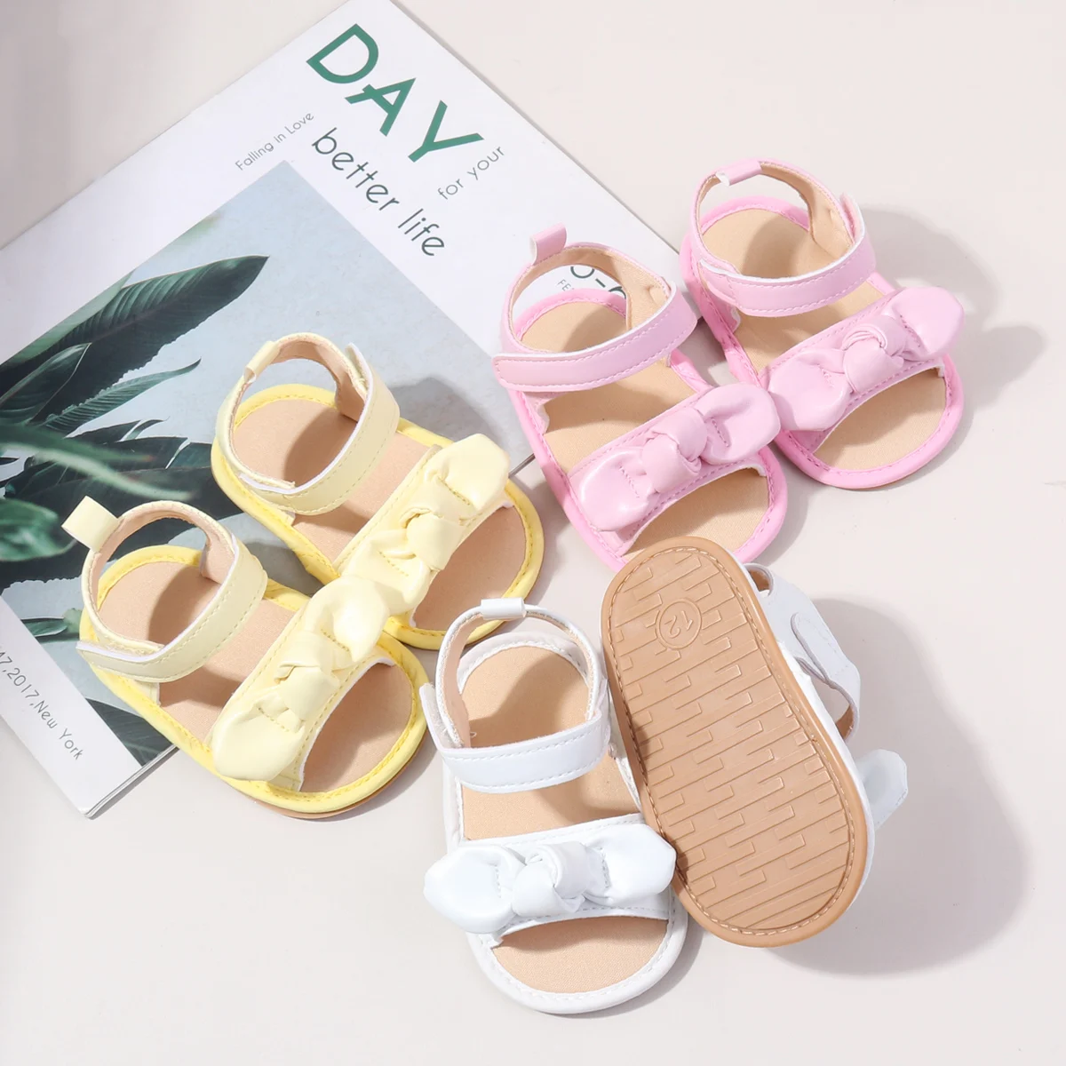 Die meistverkauften neuen Baby-Sandalen im Schleifenstil im Sommer 2025, perfekt für die Atmungsaktivität des Babys und zum Laufen lernen Image