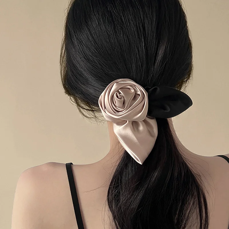 Elegante Champagner-Rosen-Haarspangen im koreanischen Stil für Frauen – hochwertiger, federbelasteter Haarschmuck mit stilvoller Atmosphärung Image
