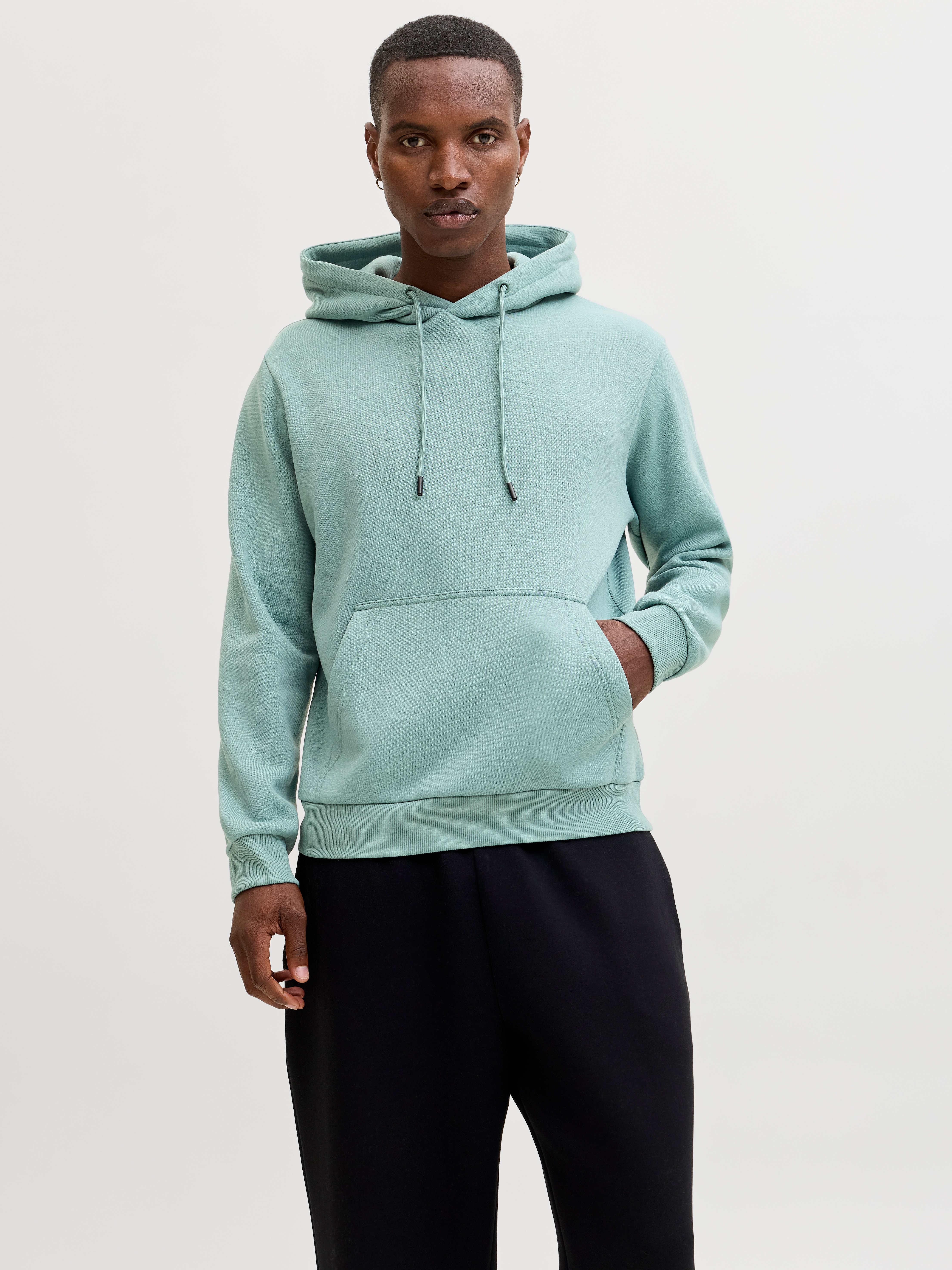Kapuzensweatshirt JACK & JONES "JJEBRADLEY SWEAT HOOD NOOS", Herren, Gr. L, mineral blau, angeraute Sweatware, Obermaterial: 65% Polyester, 35% Baumwolle, unifarben, loose fit taillenbedeckt, ohne Ausschnitt, Rippbündchen, Sweatshirts, mit Känguru...