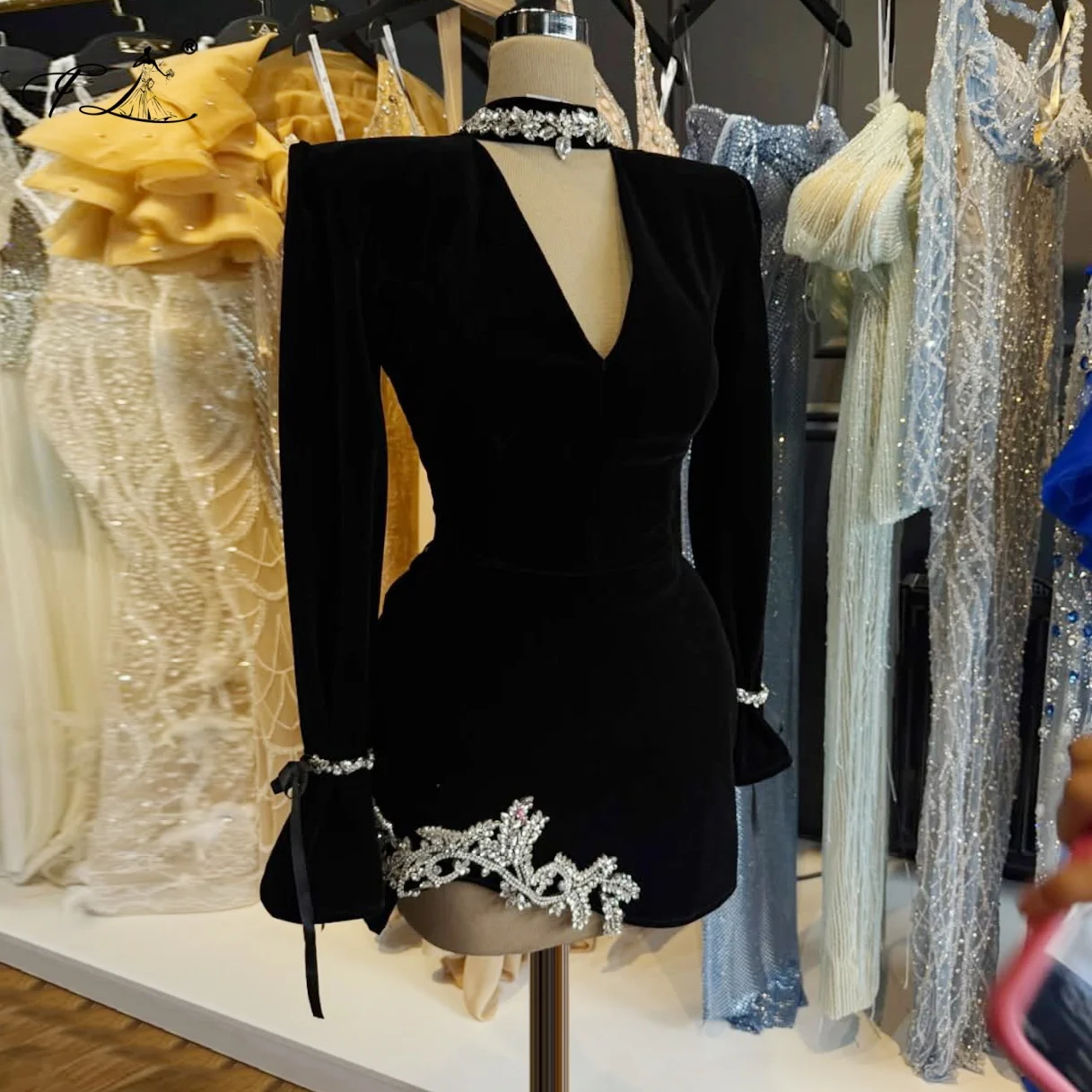 Black Velvet Evening Dress Rhinestones Short Cocktail Dress Women'S V-Neck Long-Sleeve Party Dress Winter Mini Dress Customized