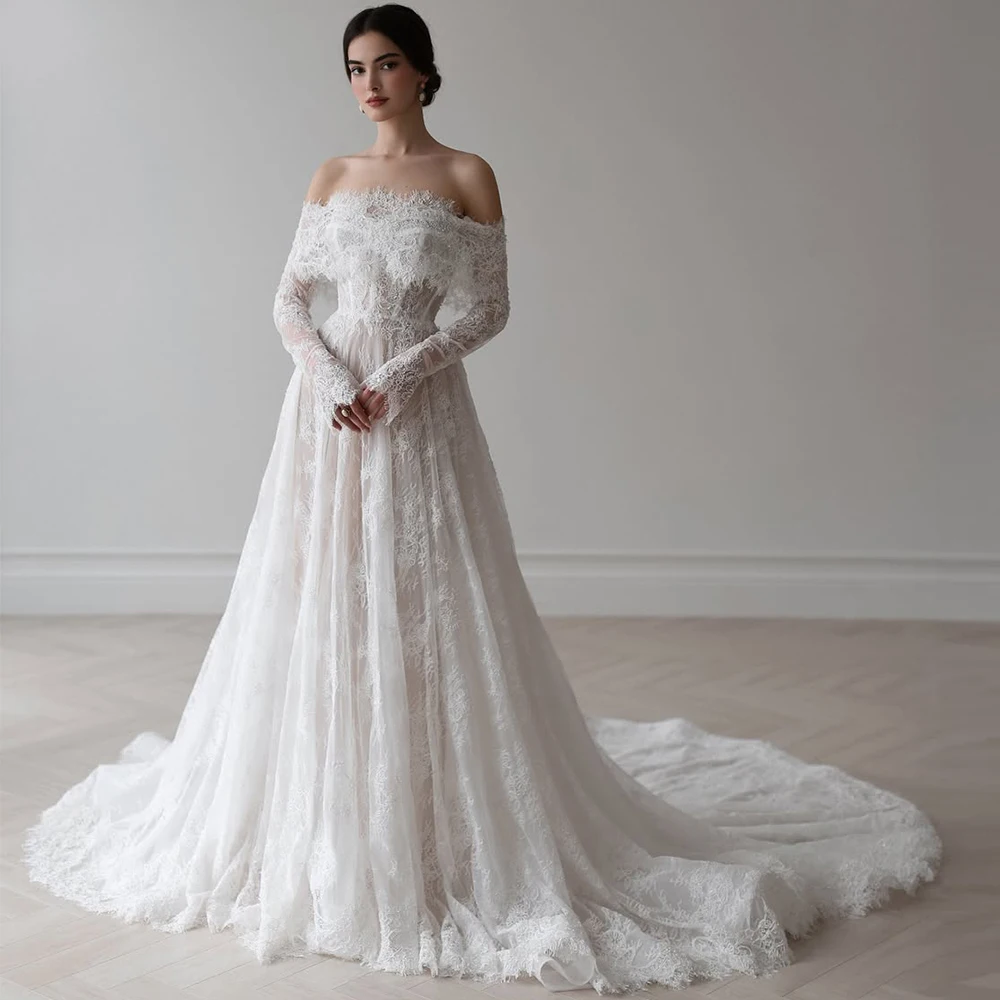 Maßgeschneidertes Langarm-Brautkleid mit Schulterfreiem Eleganten A-Linien-Schnitt, Trägerloses Brautkleid mit Traumhafter Spitze, Vestido De Novia Image