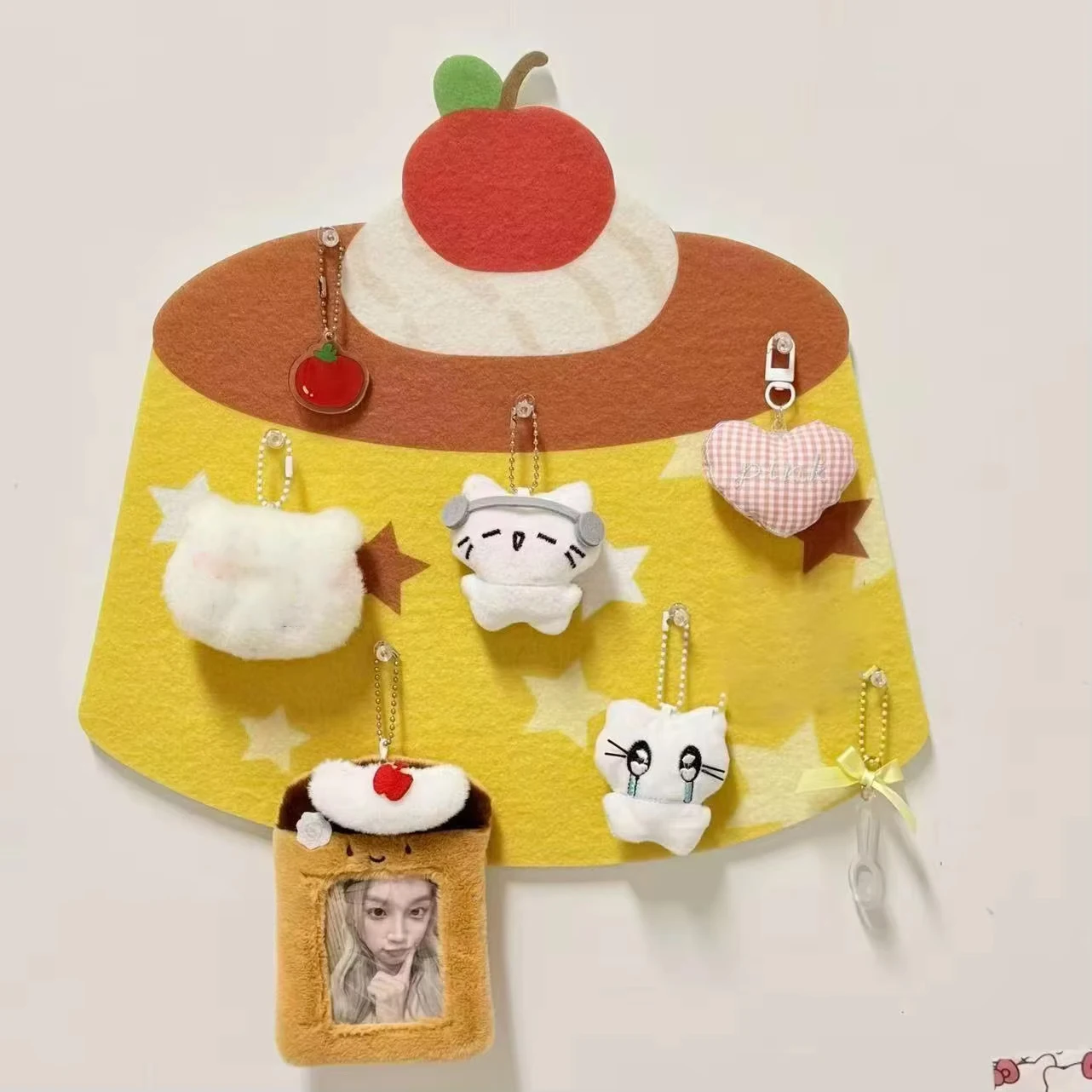 Nuovo Budino Uovo Pino Cartoon Feltro Bacheca di sughero Foto Bacheca da muro Dormitorio Decorazione della stanza da parete senza punzonatura Regalo carino 2025