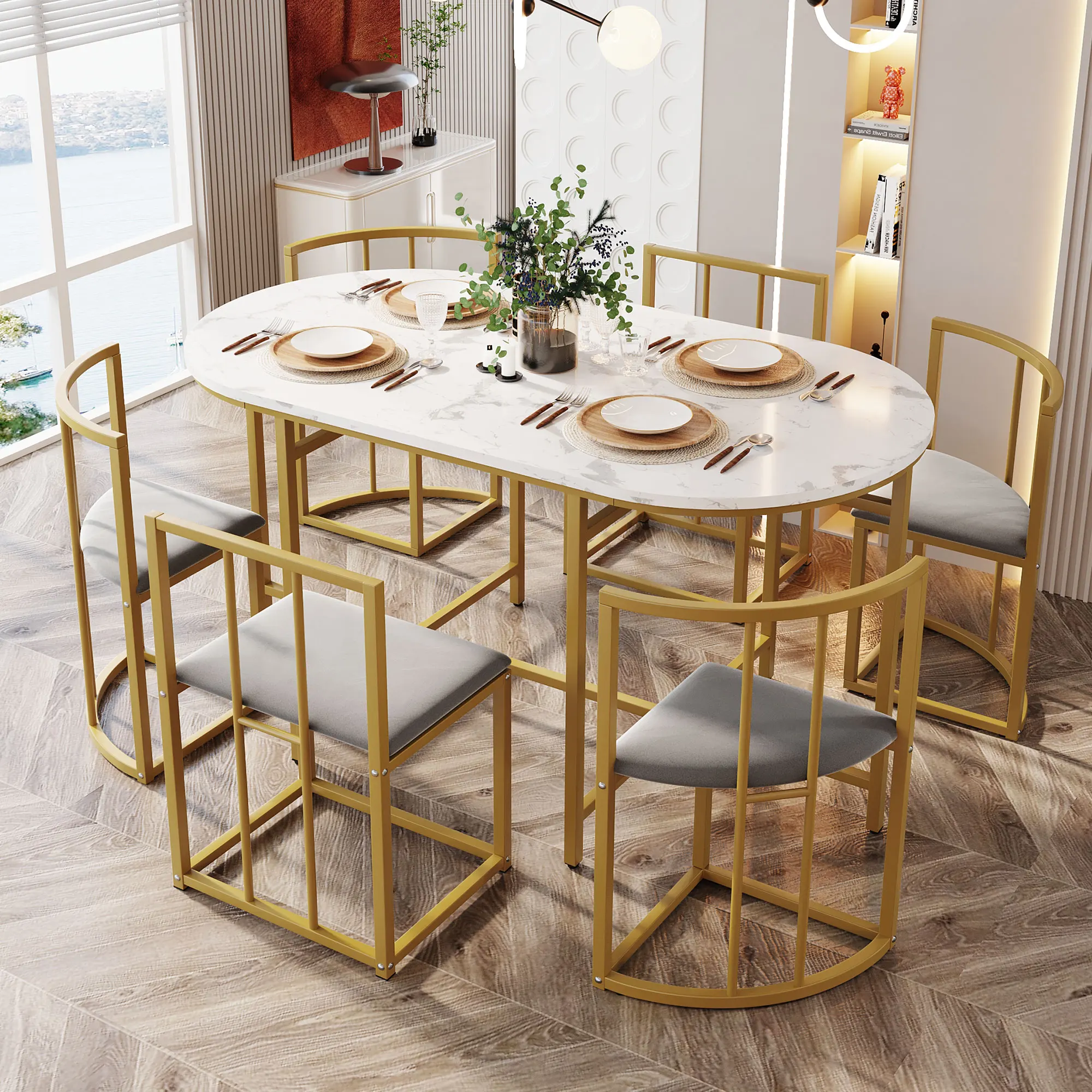 Esstisch-Set mit sechs Stühlen: Weißer Tisch, Stühle mit Rückenlehne und grauen Kissen, goldener Eisenrahmen – moderne Esszimmerkombination