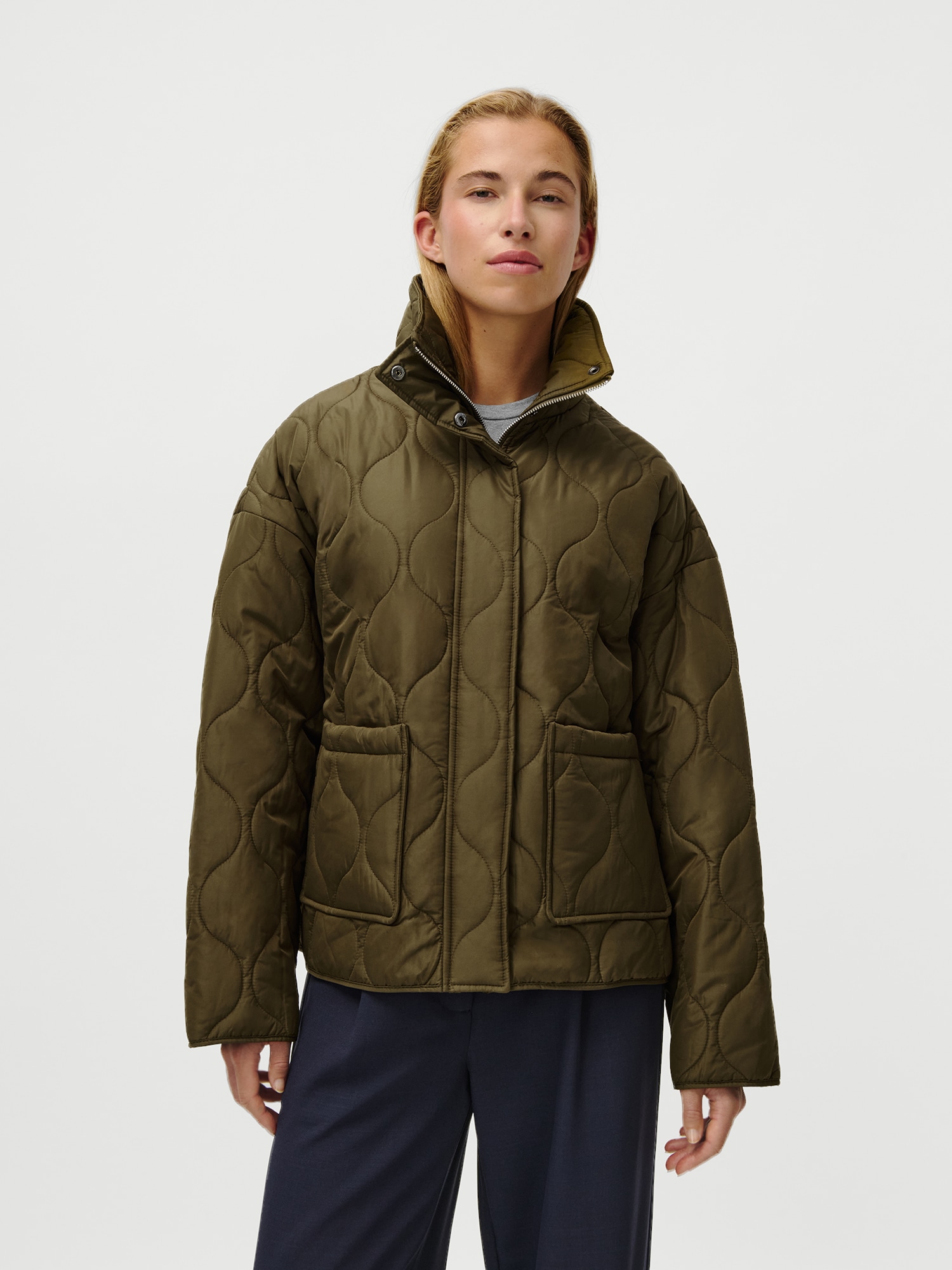 Steppjacke LEGER "Beyond, LeGer by Lena Gercke", Damen, Gr. 44, schwarz oliv, Web, Obermaterial: 100% Polyester, unifarben, regular fit normal, Rundhals, eingesetzt gerader Abschluss, Jacken Steppjacke, Regular fit mit Rundhalsausschnitt