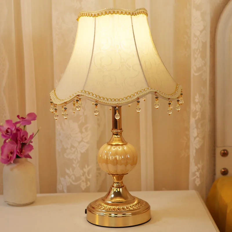 Moderne Schlafzimmer Tisch lampe europäischen Vintage Stoff Schreibtisch Licht Wohnzimmer Nachttisch Licht Studie Büro Hotel Beleuchtung Lampen