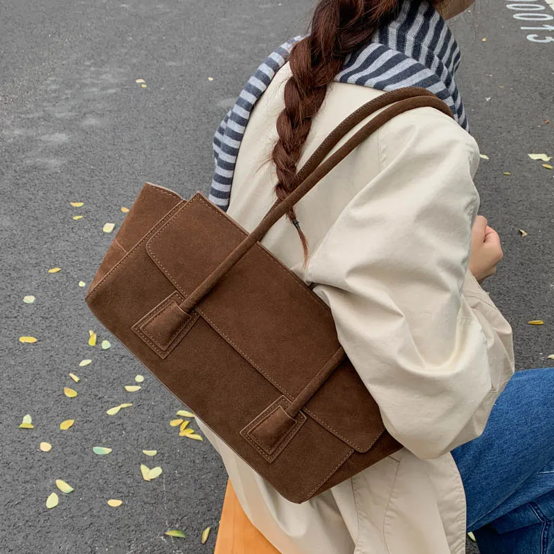 2023 herbst/Winter Neue Stil Koreanische Vielseitige Bowling Unterarm Tasche Wildleder Retro Schulter Tasche Platz Handtasche Koreanischen Stil einfache Image