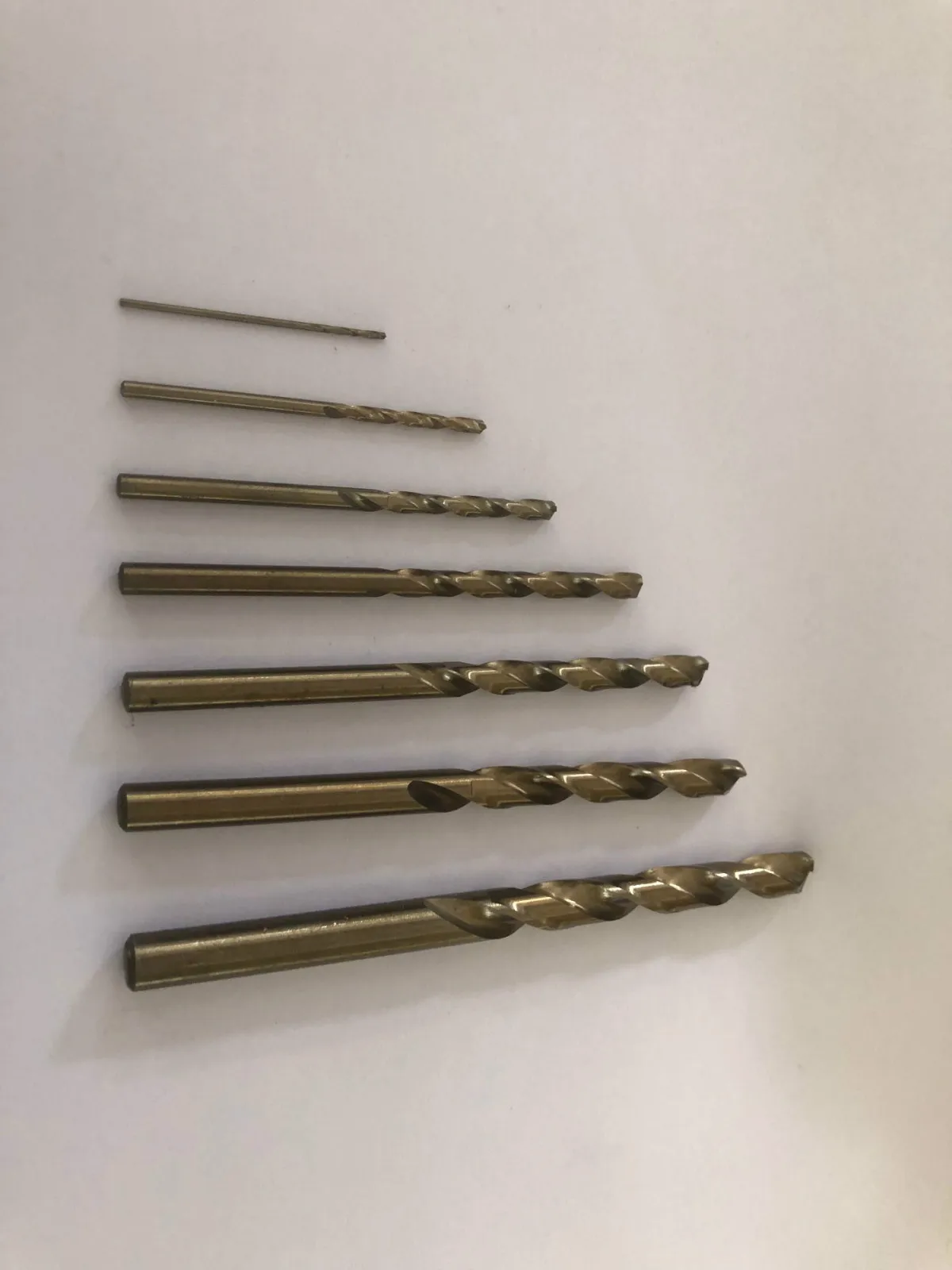6 6.0 6.1 6.2 6.3 6.4 6.5 6.6 6.7 6.8 6.9 7.0 mm HSS-CO M35 Punte elicoidali con codolo cilindrico in acciaio al cobalto per acciaio inossidabile