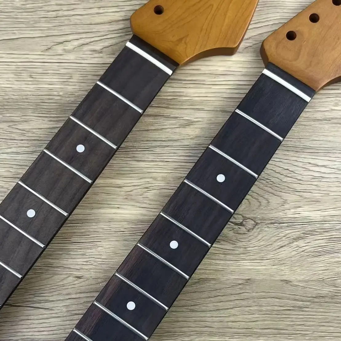 Vintage ST Style Gitarrenhals aus geröstetem Ahorn, Griffbrett aus Palisander, 21 Bünde, Dual-Action-Halsstab, 56 mm Absatz für Gitarristen Image