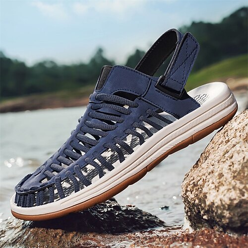 Braune und schwarze Herrensandalen – lässige Outdoor-Schuhe mit atmungsaktivem Mesh-Obermaterial für Outdoor-Aktivitäten und entspannte Tageskleidung Image