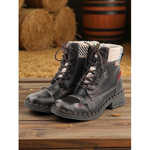 Grüne Damen-Kampfstiefel für den St. Patrick's Day – strapazierfähiges Leder mit traditionellen irischen Details, Schnürung, bequeme Passform für Paraden und festliche Anlässe Image