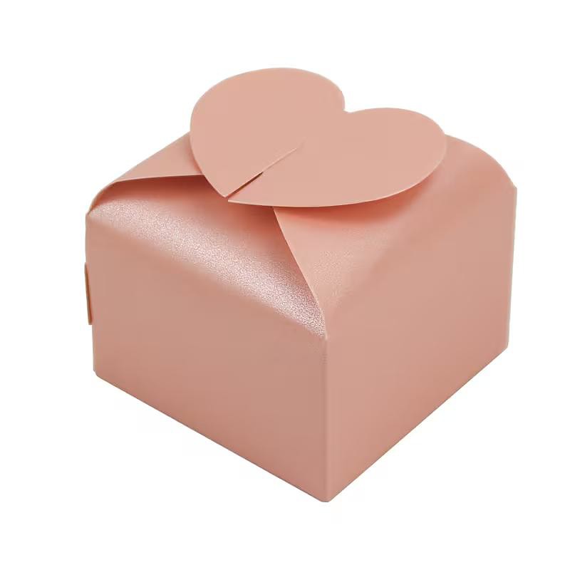 50pcs Valentine's Day Wedding Theme Candy Gift Box Party Favor Boxes Heart Decoration Box Decorative Bow Finish Christmas Halloween