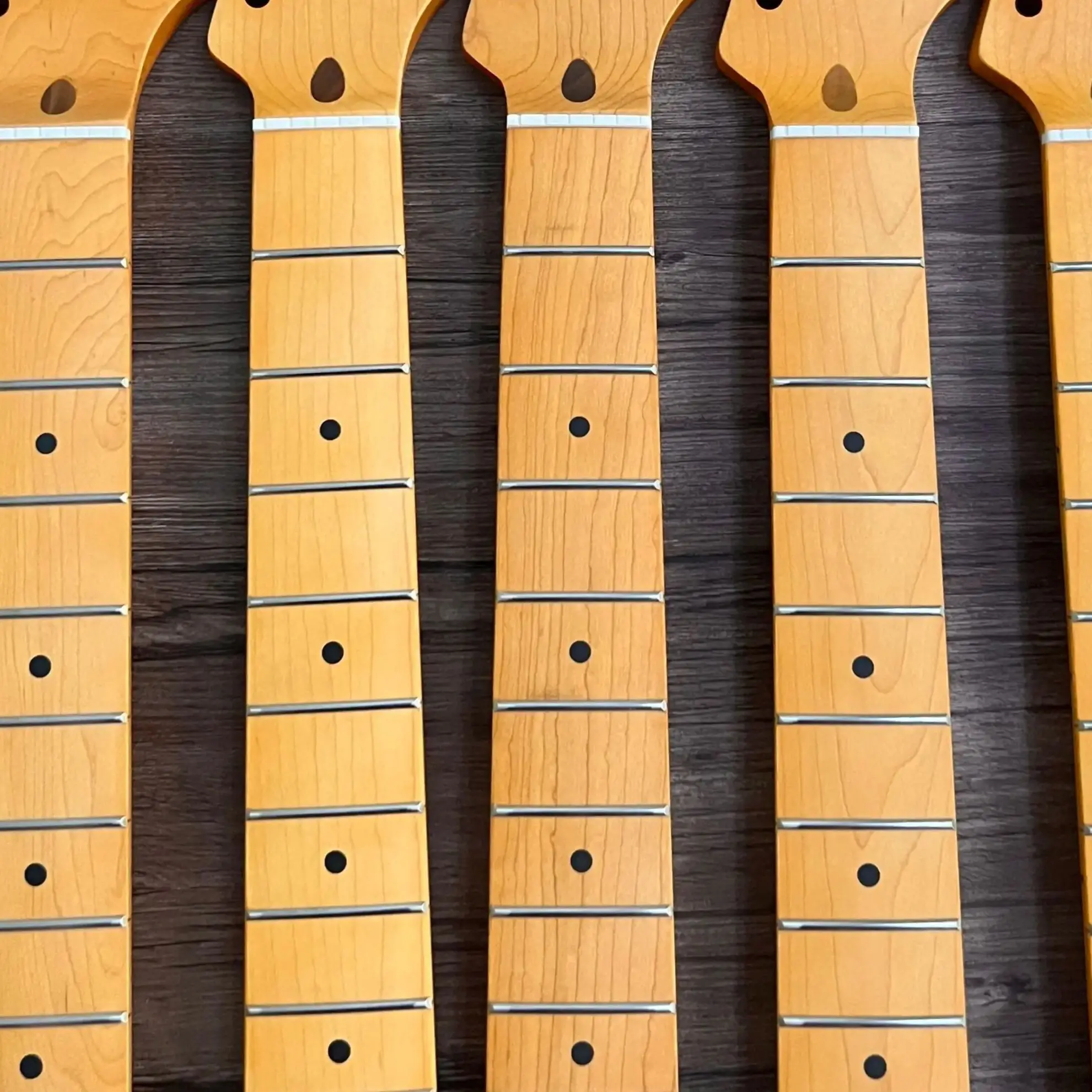 Vintage ST-Gitarrenhals im Stil 1975, gealtertes gelbes, mattes Finish, massives Erleholz mit verstellbarem Halsstab für DIY-Gitarrenbauer-Projekte