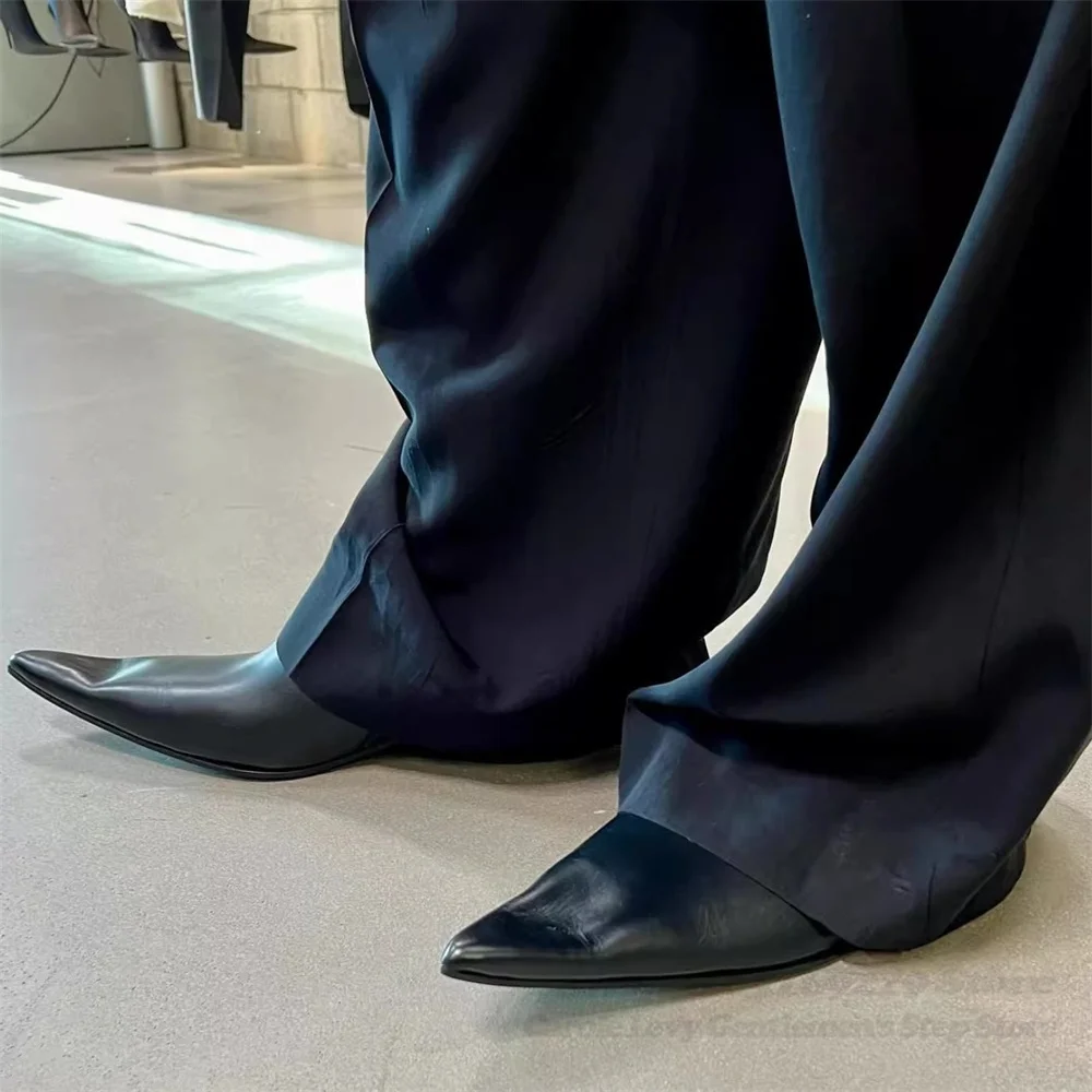 Schwarze spitze U-Bahn-Loafer für Herren, weiches Leder, dicke Sohle, Keilabsatz, dunkler Stil, umgedrehte kleine Lederschuhe, Herbst-Freizeitschuhe